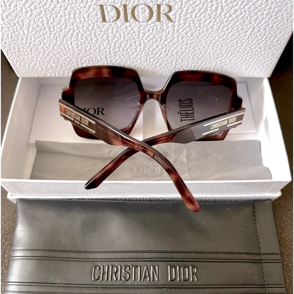 DIOR EYEWEAR DiorSignature S1U sunglasses - Picture 1 of 11